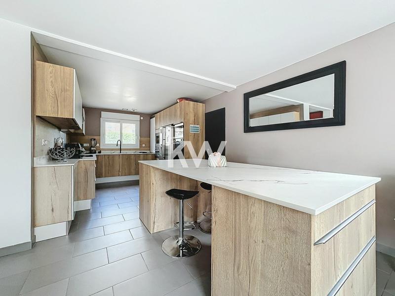 Maison - 284 m² - 7 pièces