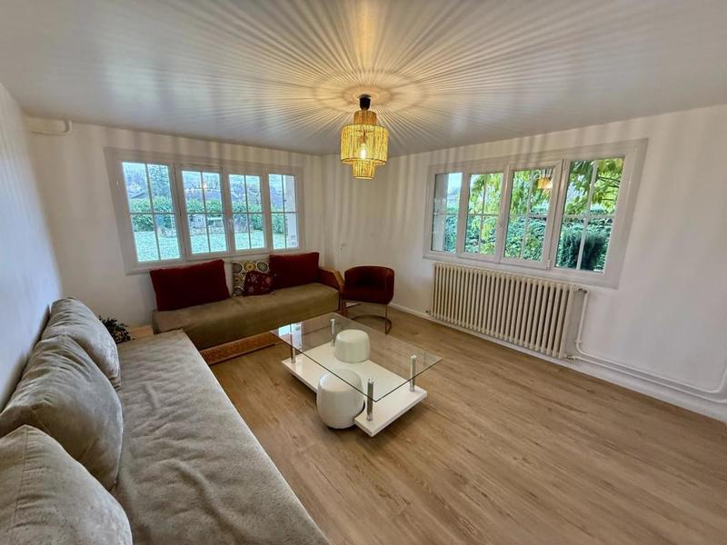 Maison - 265 m² - 12 pièces