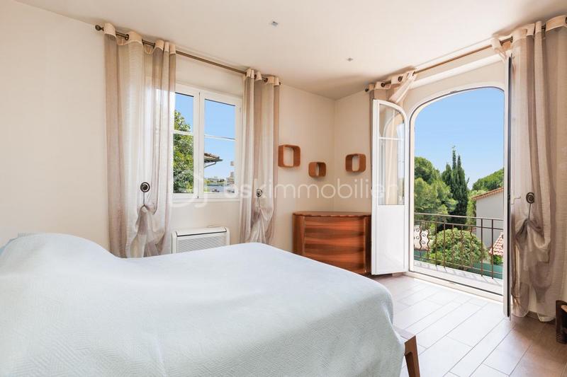 Villa - 166 m² - 6 pièces