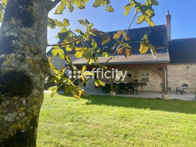 Maison - 272 m² - 12 pièces