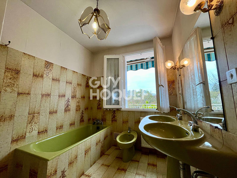 Maison - 161 m² - 7 pièces