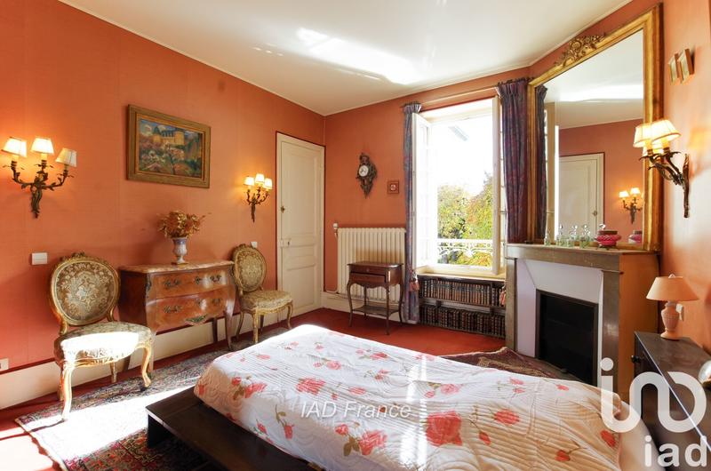 Maison - 230 m² - 10 pièces