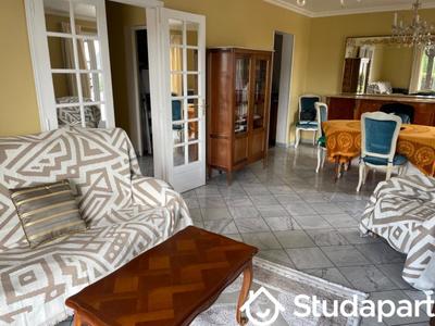 Chambre - 9 m² - 1 pièce