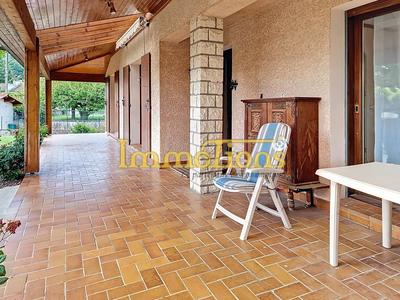 Maison - 231 m² - 9 pièces