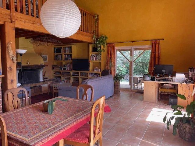 Maison - 275 m² - 7 pièces