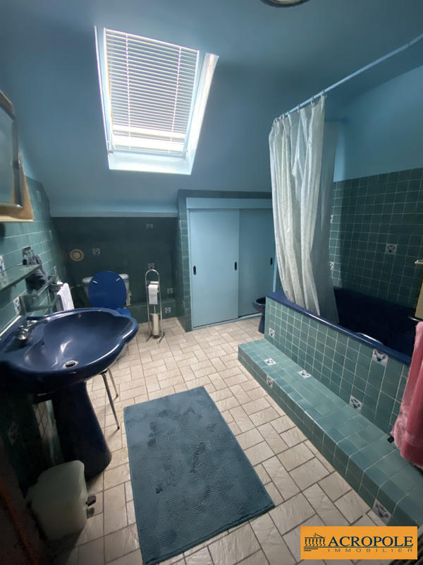 Maison - 140 m² - 6 pièces