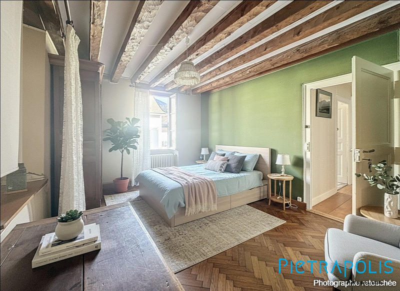 Maison ancienne - 270 m² - 8 pièces