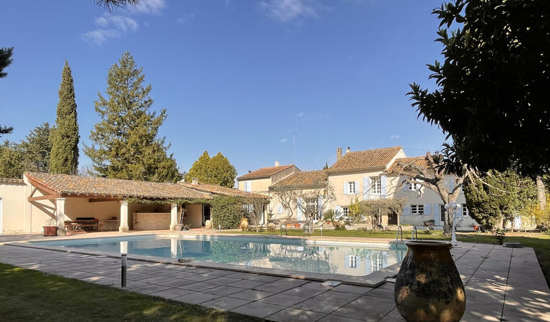 Propriété - 600 m² - 15 pièces