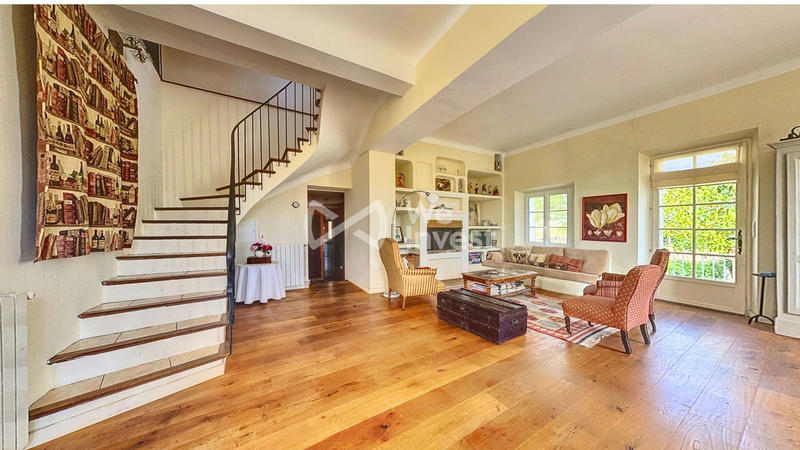 Maison ancienne - 170 m² - 6 pièces