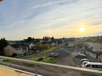 Appartement - 85 m² - 3 pièces