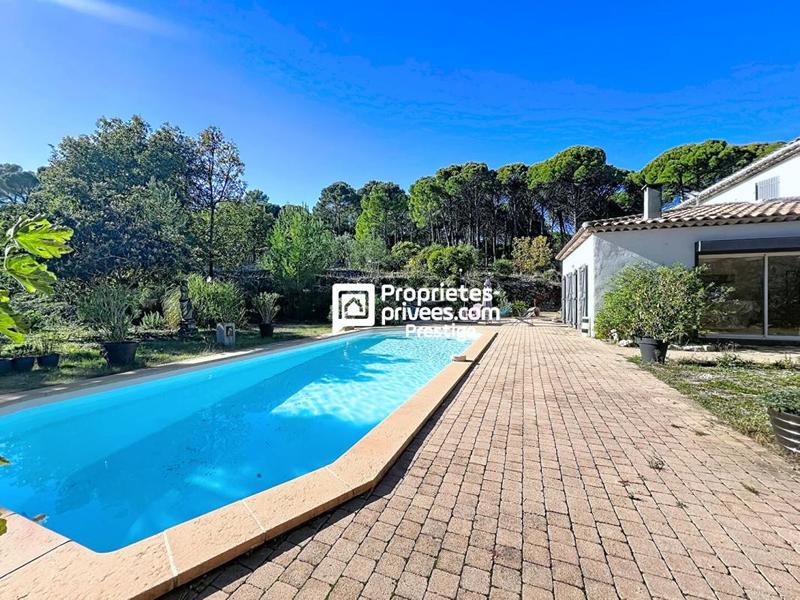 Maison - 185 m² - 5 pièces