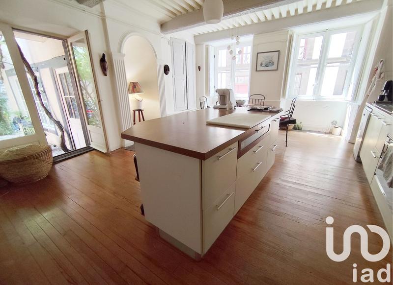 Maison - 282 m² - 9 pièces