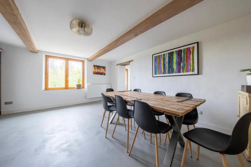 Maison - 202 m² - 6 pièces