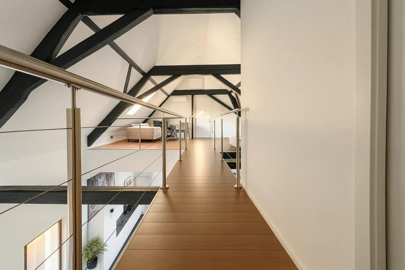 Maison - 260 m² - 6 pièces