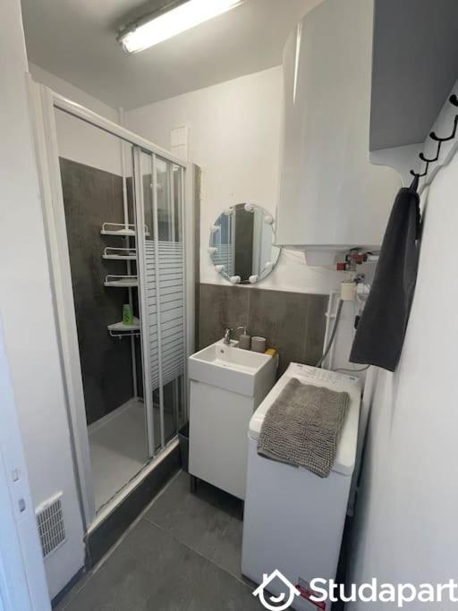 Chambre - 8 m² - 1 pièce