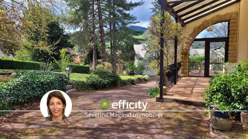 Maison - 232 m² - 6 pièces