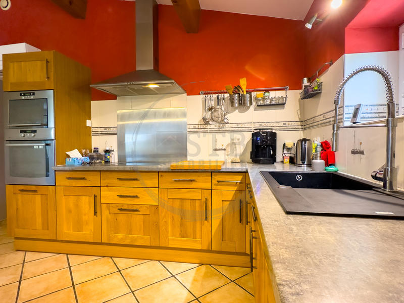 Maison - 180 m² - 5 pièces