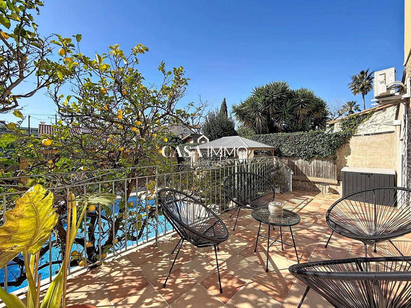 Maison - 185 m² - 8 pièces