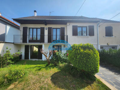 Maison - 180 m² - 8 pièces