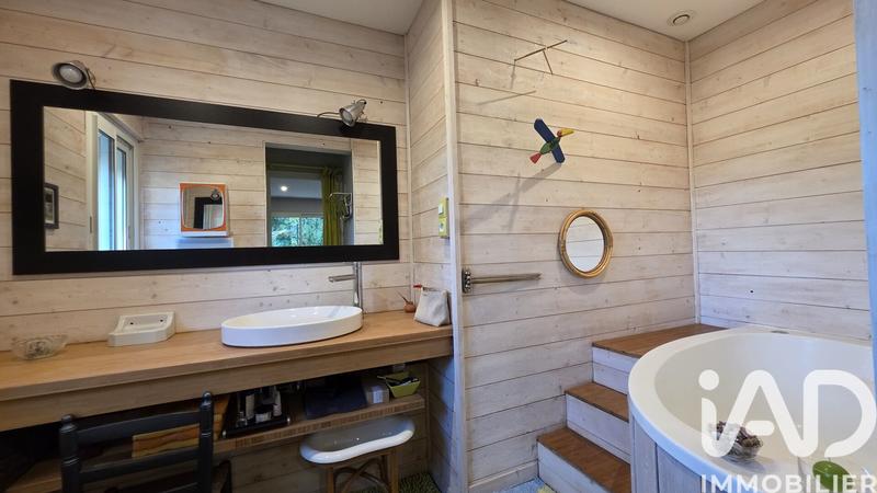 Maison - 180 m² - 8 pièces