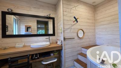 Maison - 180 m² - 8 pièces