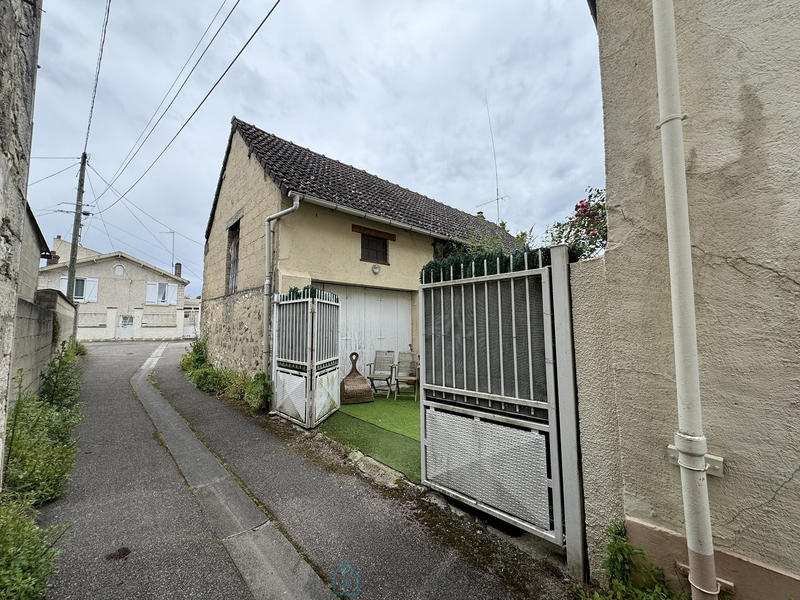 Maison - 90 m² - 4 pièces