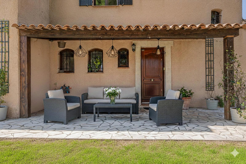 Maison - 181 m² - 8 pièces