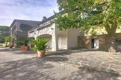 Maison - 308 m² - 11 pièces