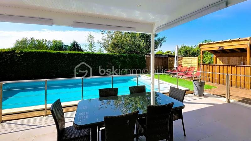 Villa - 205 m² - 7 pièces