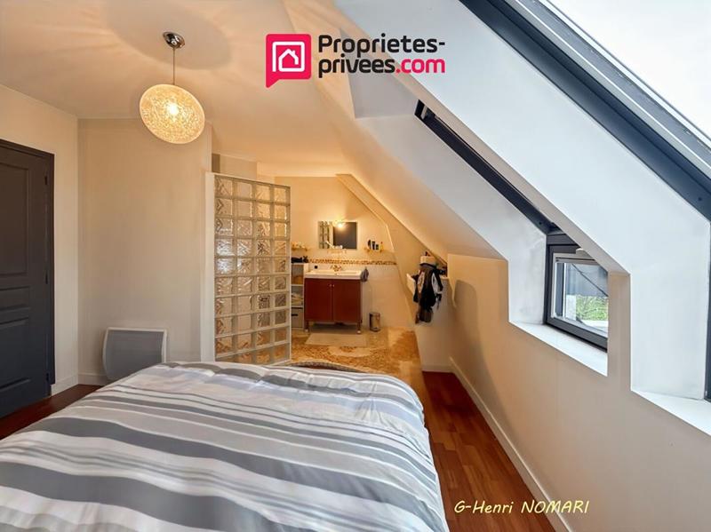 Maison - 185 m² - 9 pièces