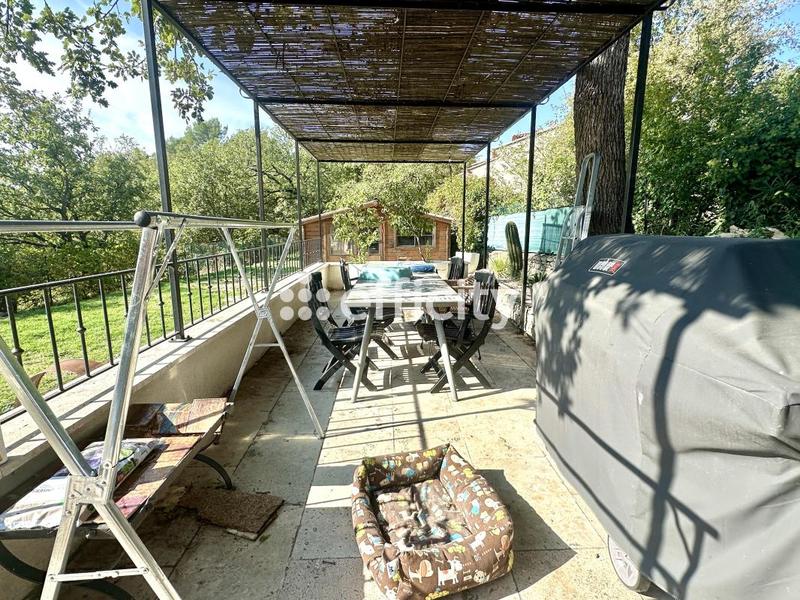 Villa - 230 m² - 9 pièces