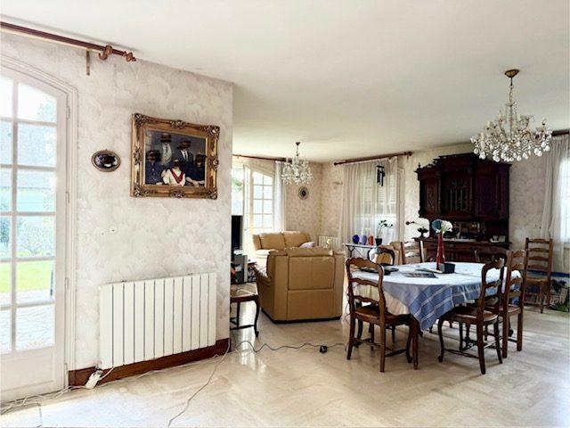 Maison - 182 m² - 7 pièces