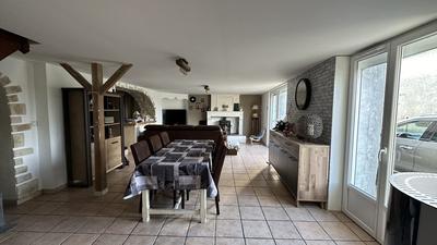 Maison - 158 m² - 6 pièces