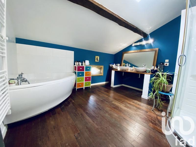 Maison - 250 m² - 6 pièces