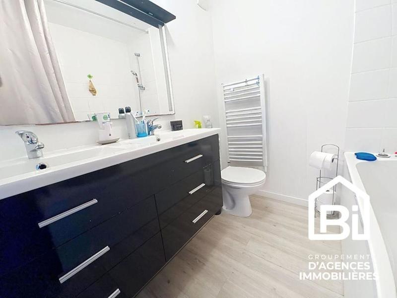 Maison - 92 m² - 5 pièces