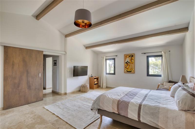 Villa - 237 m² - 8 pièces