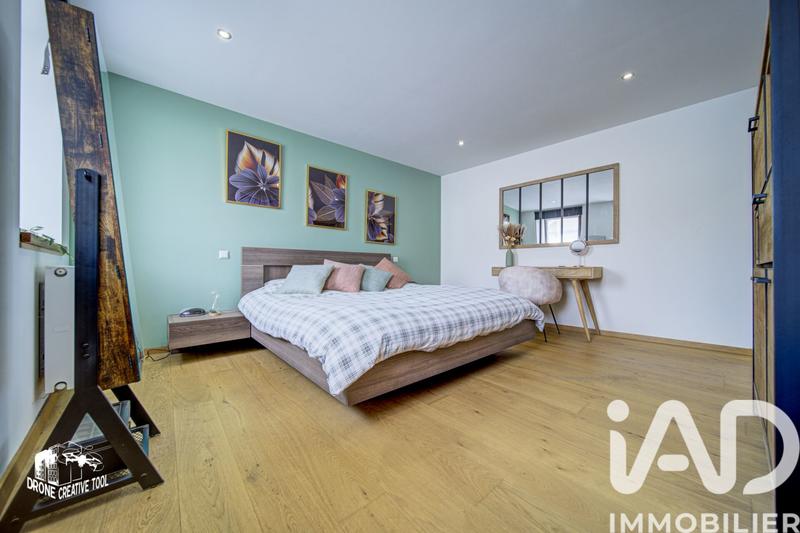 Maison - 250 m² - 7 pièces