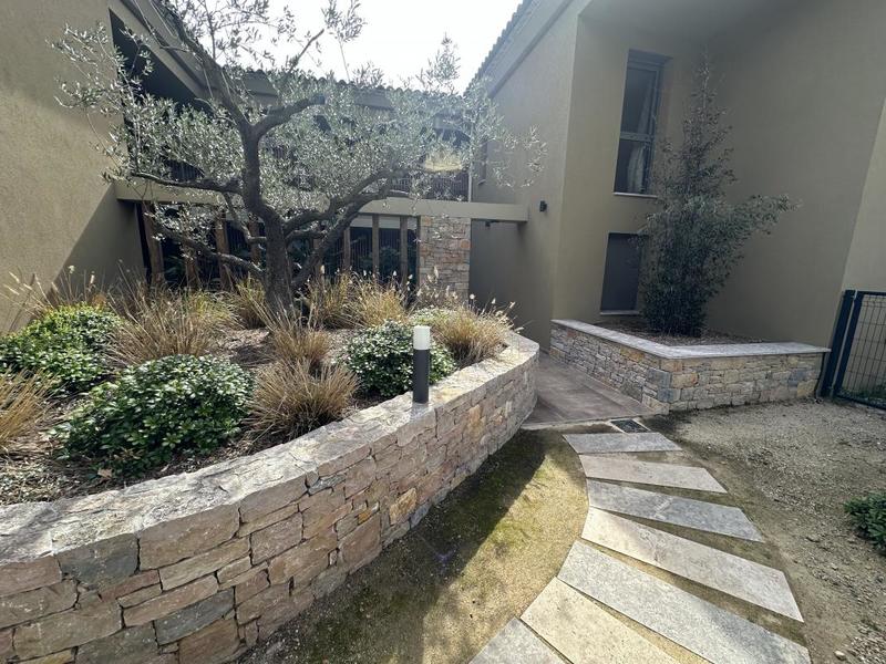 Appartement - 95 m² - 4 pièces