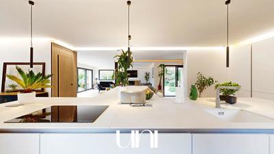 Maison - 265 m² - 8 pièces