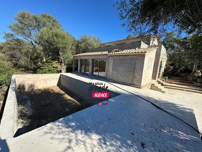 Maison - 160 m² - 5 pièces