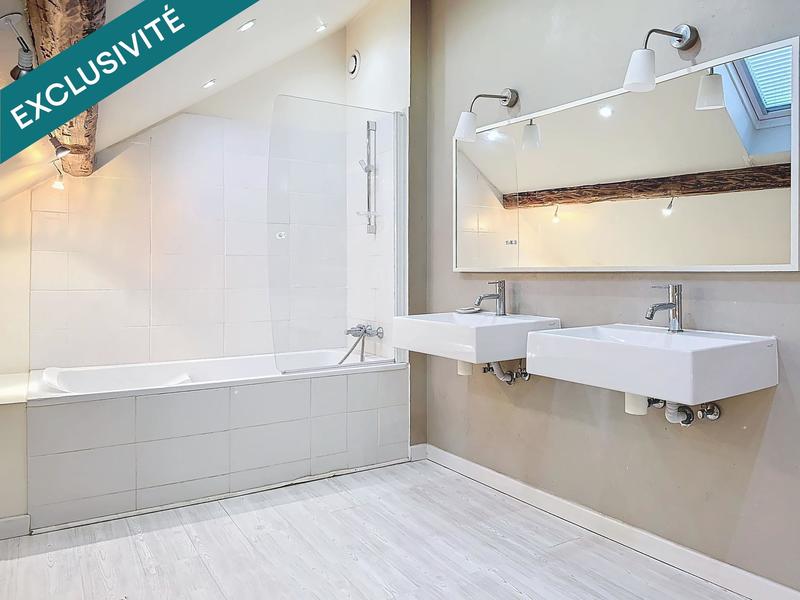 Maison - 202 m² - 7 pièces