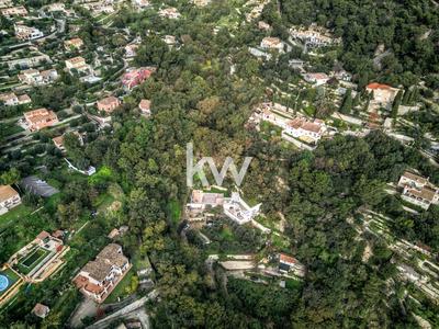 Maison - 404 m² - 10 pièces