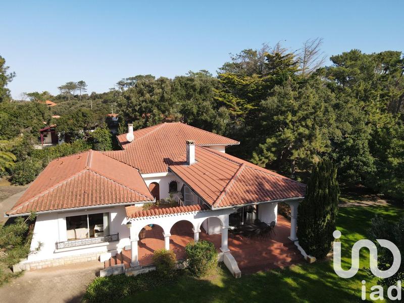 Maison - 290 m² - 12 pièces