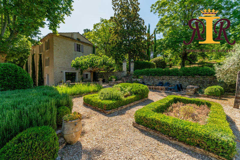 Bastide - 450 m² - 12 pièces