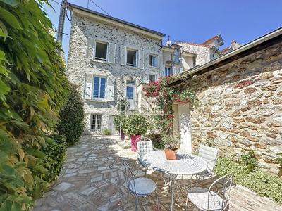 Maison bourgeoise - 150 m² - 8 pièces