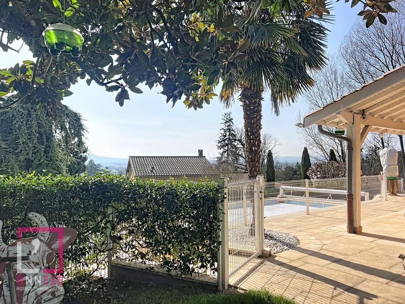 Maison - 217 m² - 7 pièces