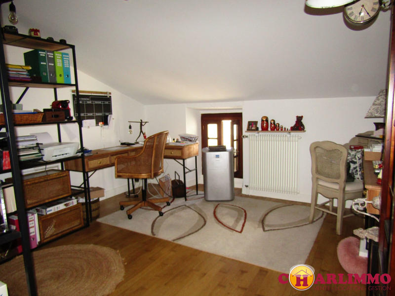 Maison traditionnelle - 102 m² - 5 pièces