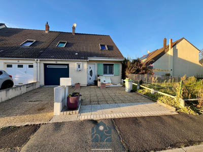 Maison - 90 m² - 5 pièces