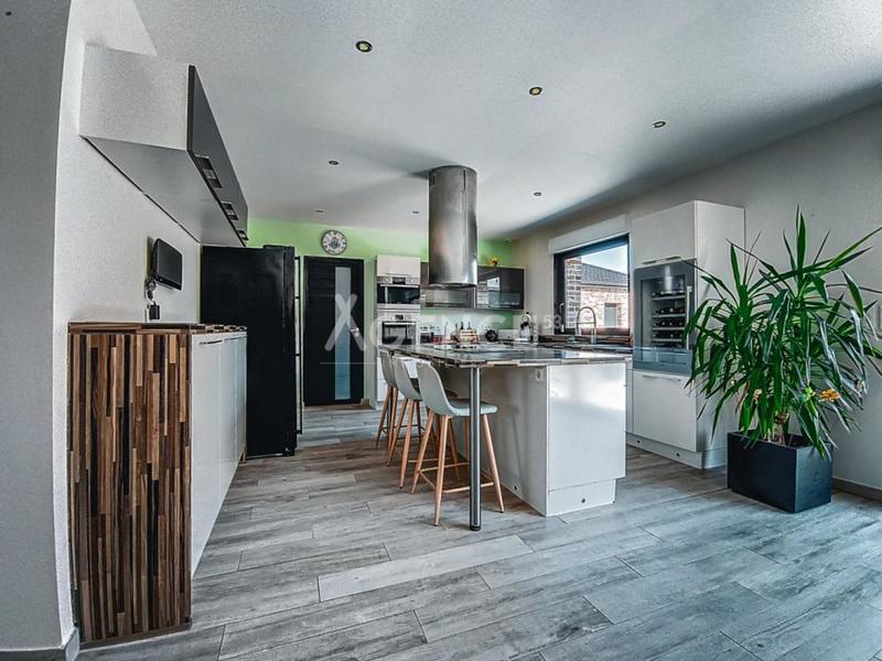 Propriété - 200 m² - 5 pièces