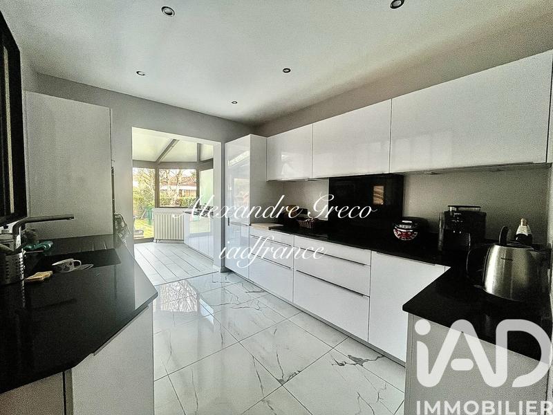 Maison - 185 m² - 8 pièces